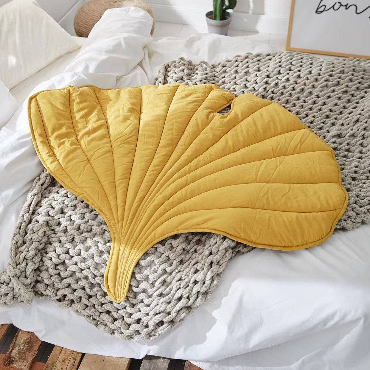 Leaf Pet Bed/Mat - FREE SHIPPING - Classy Pet Life